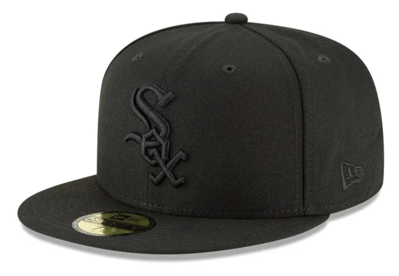 Gorra ajustada 59FIFTY New Era Tonal Black On Black de los Chicago White Sox para hombre