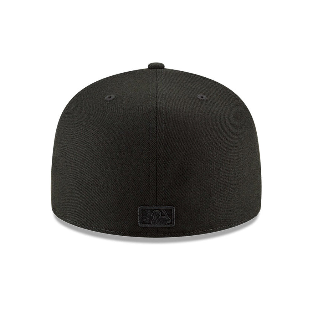 Gorra ajustada 59FIFTY de los Boston Red Sox en negro tonal