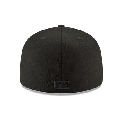 Gorra ajustada 59FIFTY de los Boston Red Sox en negro tonal