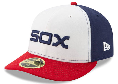 Gorra ajustada 59FIFTY de perfil bajo On-Field Authentic Collection de los Chicago White Sox New Era en blanco/rojo (alternativa) para hombre