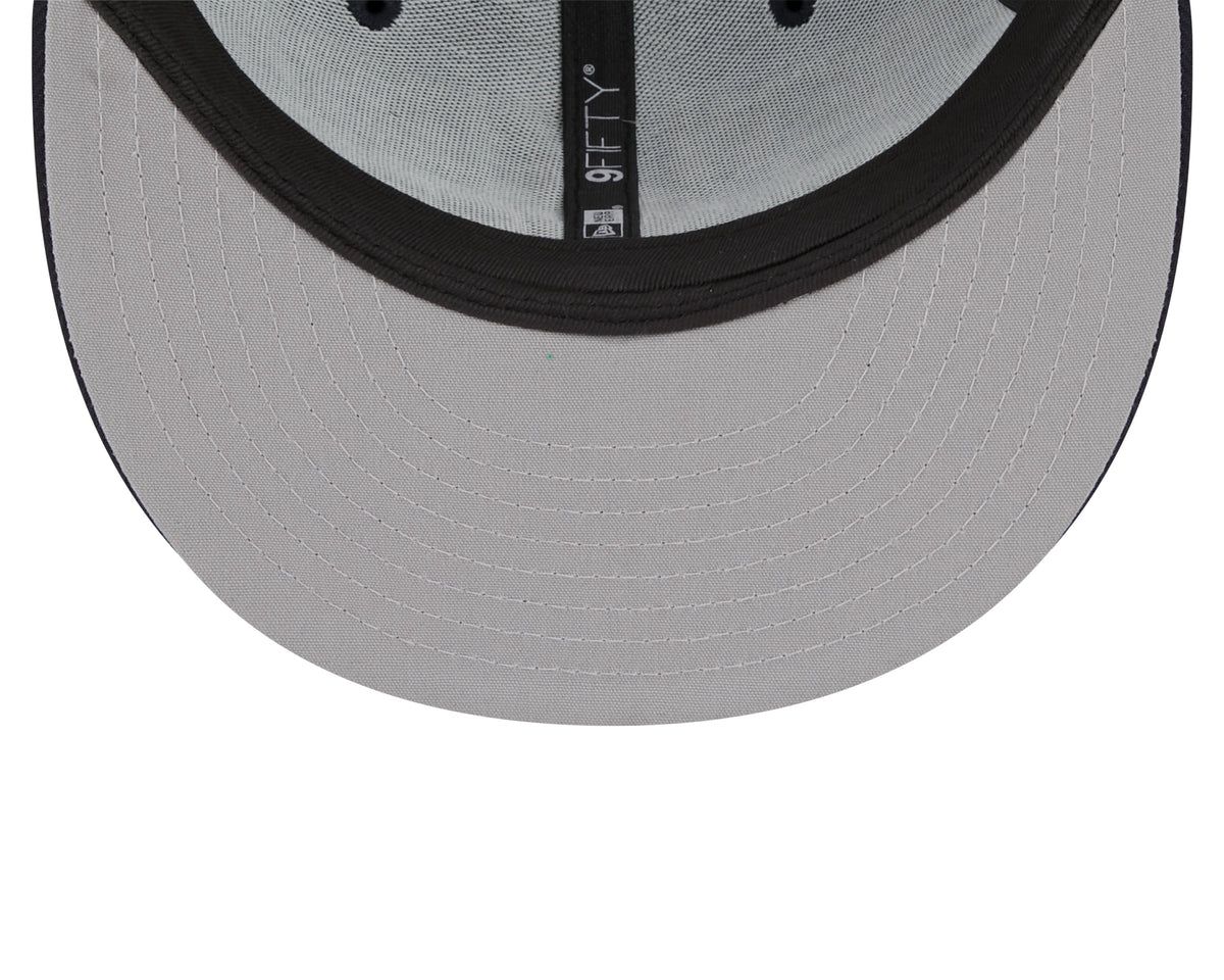 New York Yankees New Era Navy Stacked 9FIFTY Mesh Trucker Snapback Hat