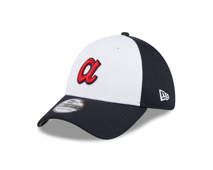 Mens New Era Atlanta Braves White/Navy 2024 Batting Practice 39Thirty Flex Fit Cap