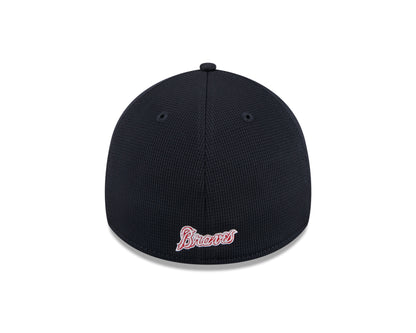 Mens New Era Atlanta Braves White/Navy 2024 Batting Practice 39Thirty Flex Fit Cap