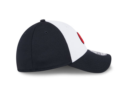 Mens New Era Atlanta Braves White/Navy 2024 Batting Practice 39Thirty Flex Fit Cap