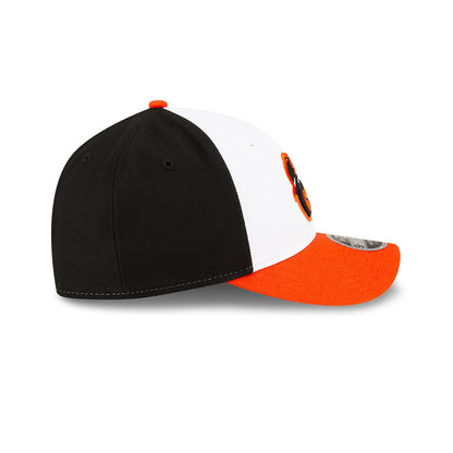 Gorra ajustable 9FORTY New Era Player Replica M-Crown de los Baltimore Orioles en blanco/naranja/negro
