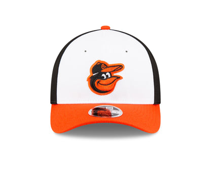 Gorra ajustable 9FORTY New Era Player Replica M-Crown de los Baltimore Orioles en blanco/naranja/negro