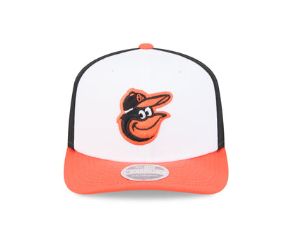 Gorra ajustable Stretch Snap New Era Player Replica 9SEVENTY de los Baltimore Orioles de local