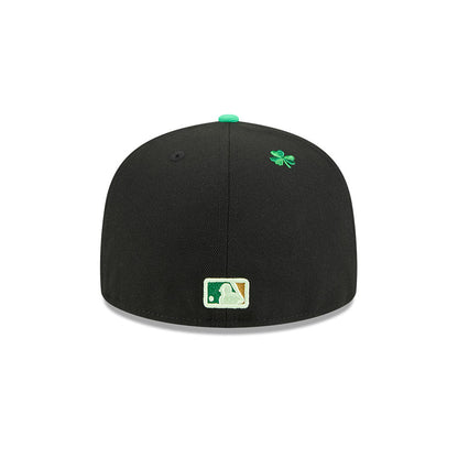 Gorra ajustada 59FIFTY On-Field de la Colección Auténtica del Día de San Patricio 2026 de los Chicago White Sox New Era en color negro para hombre