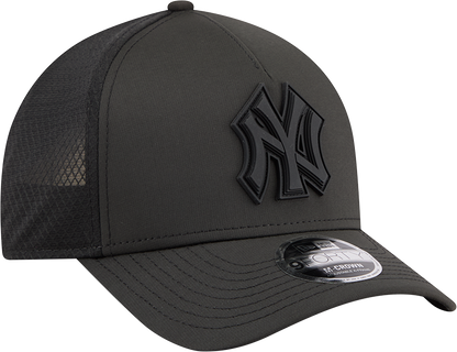 New York Yankees New Era Badged 9FORTY M-Crown Adjustable Hat-Black