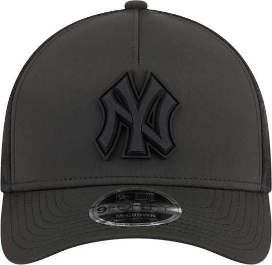 New York Yankees New Era Badged 9FORTY M-Crown Adjustable Hat-Black