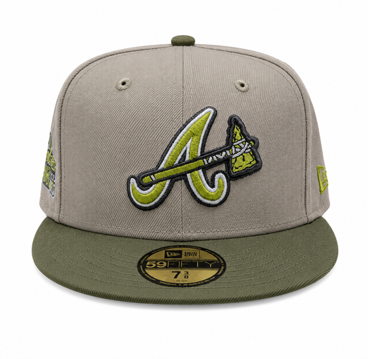 Gorra ajustada 59FIFTY de los Atlanta Braves New Era en dos tonos Stone/Green Bark inspirada en la portada de Sevendust, para la casa
