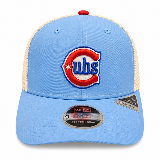 Gorra Trucker 9SEVENTY de los Chicago Cubs New Era Alternativa 2 Azul Cielo/Rojo
