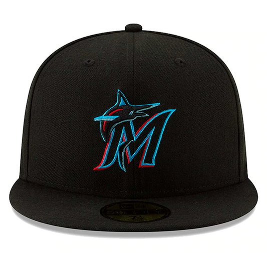 Gorra ajustada 59FIFTY On-Field de la Authentic Collection de los Miami Marlins New Era en color negro para hombre