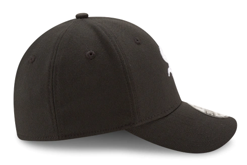 Junior Chicago White Sox New Era Black Team Classic 39THIRTY Flex Hat
