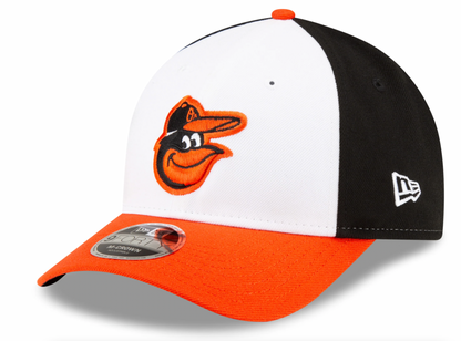 Gorra ajustable 9FORTY New Era Player Replica M-Crown de los Baltimore Orioles en blanco/naranja/negro