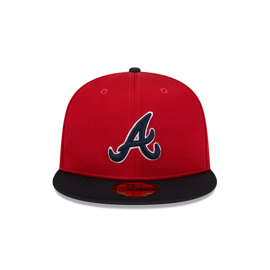 Gorra ajustada 59FIFTY New Era Atlanta Braves Rojo/Azul Marino Entrenamiento de Primavera 2025
