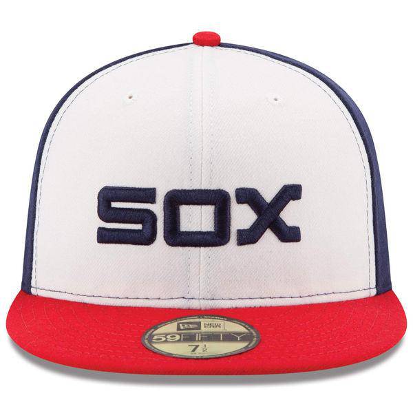 Gorra ajustada 59FIFTY de los Chicago White Sox New Era en blanco/rojo, Authentic Collection, modelo alternativo de domingo On-Field para hombre
