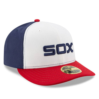 Gorra ajustada 59FIFTY de perfil bajo On-Field Authentic Collection de los Chicago White Sox New Era en blanco/rojo (alternativa) para hombre