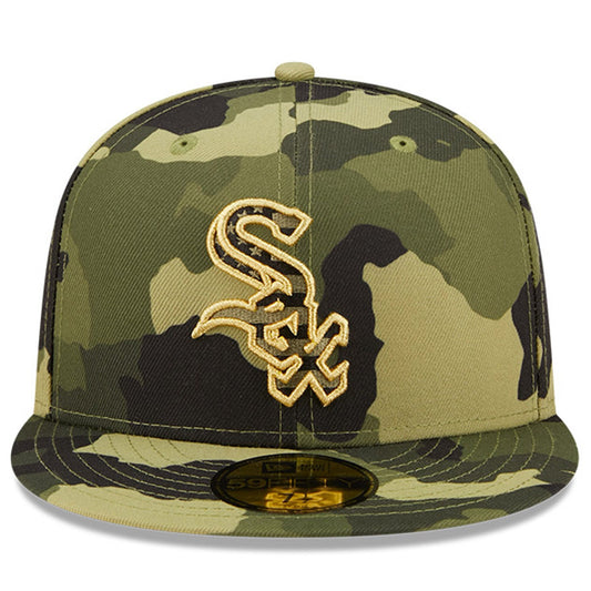 Gorra ajustada 59FIFTY New Era 2022 MLB Día de las Fuerzas Armadas de campo para los Chicago White Sox - Camuflaje